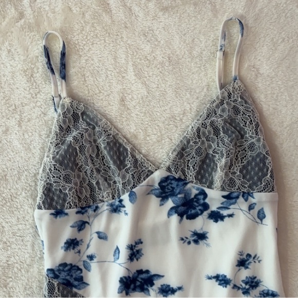 NWOT White Fox Boutique Floral & Lace Asymmetric Dress - Picture 4 of 11